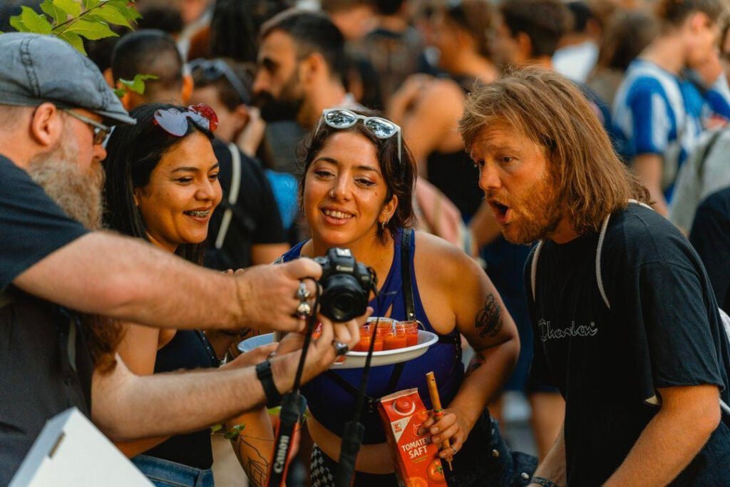 biggphotography_crowdwork